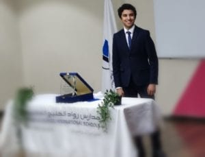 الطالب فارس اليوسف الملتحق بجامعة هارفرد الأمريكية